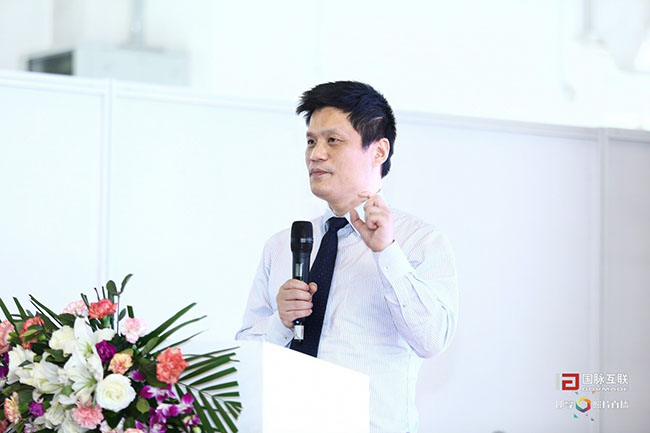 优胜客集团董事长、首席研究员杨冰之先生于4月27日在优胜客互联举办的“大型企业数据资产与主数据管理研讨会”上进行演讲