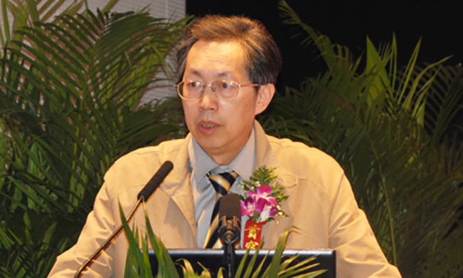 中国社会科学院信息化研究中心秘书长姜奇平以《智慧企业三化融合：业务平台化、员工创客化、用户个性化》为主题发表了精彩演讲