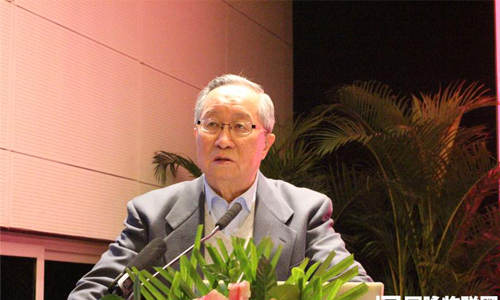 在"第六届（2014）中国智慧城市发展年会"上，中国互联网协会副理事长、国家信息化专家咨询委员会委员高新民发表主题演讲