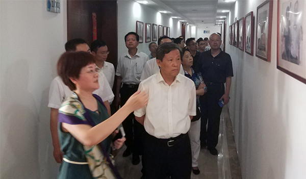 浙江省政协调研组莅临舟山优胜客考察