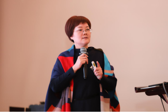 优胜客集团总经理、研究院院长郑爱军在首届长三角营商环境专题论坛上演讲